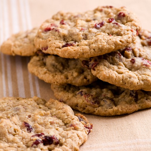 Walnut Cranberry Oatmeal Cookies Recipe | Rogers &amp; Lantic Sugar
