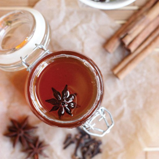 Mulled Apple Winter Jelly with Rum & Raisins